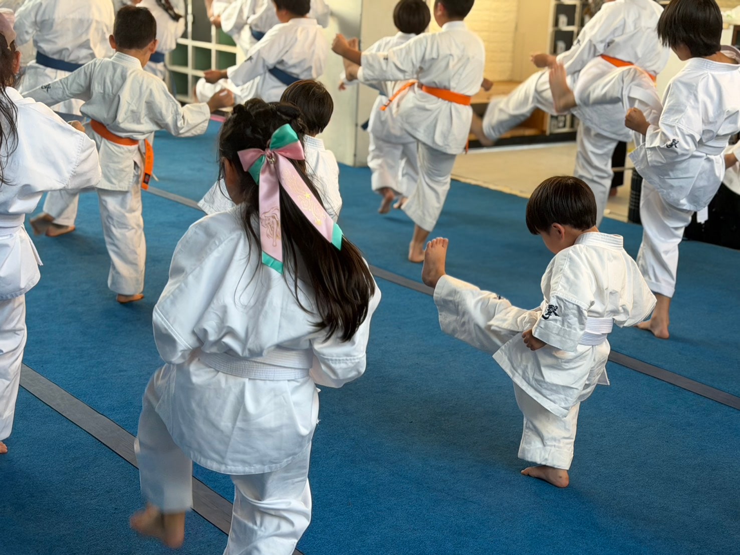 夏休みに集まった御幸道場の子どもたち・基本稽古の様子