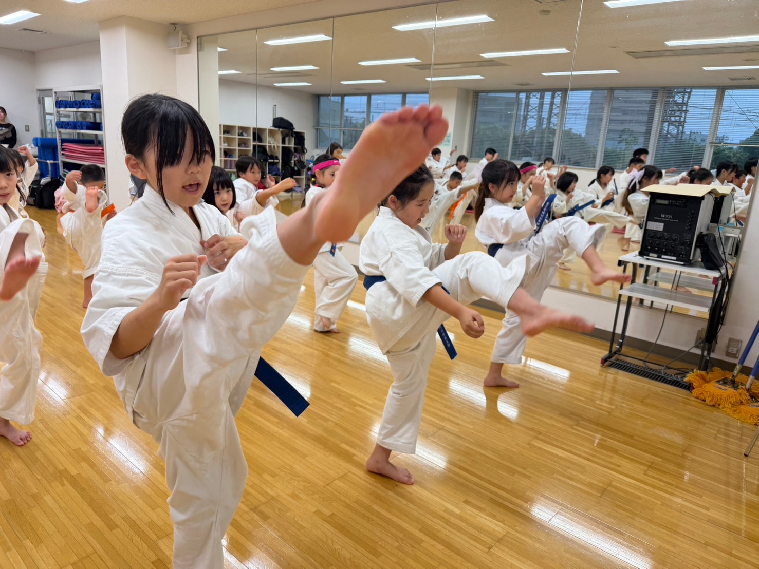 移動稽古 全員で蹴り込み
