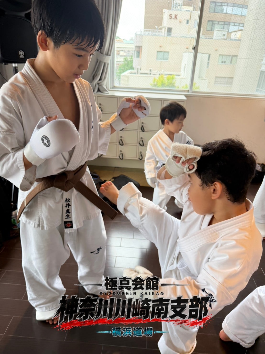 先輩と組手稽古