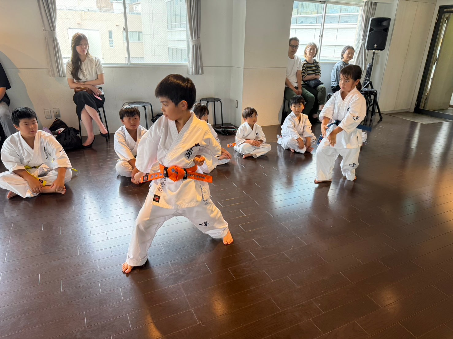 横浜道場 少年一般合同クラス 組手・型稽古の様子