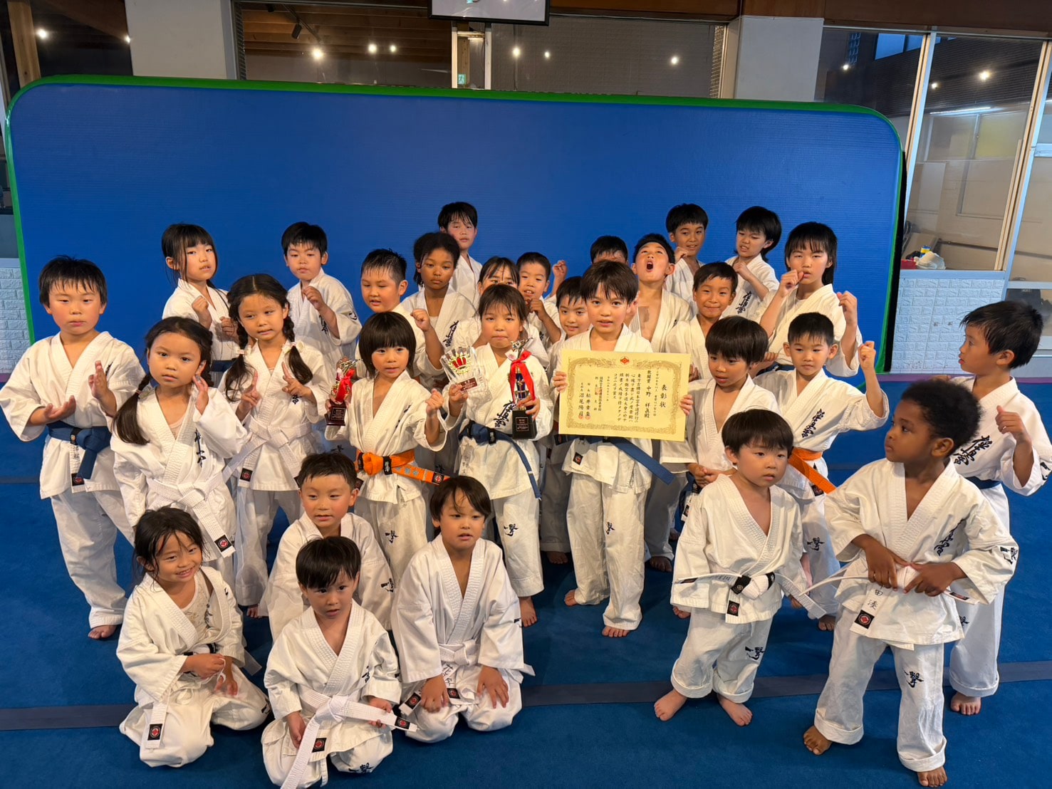 稽古後の集合写真」