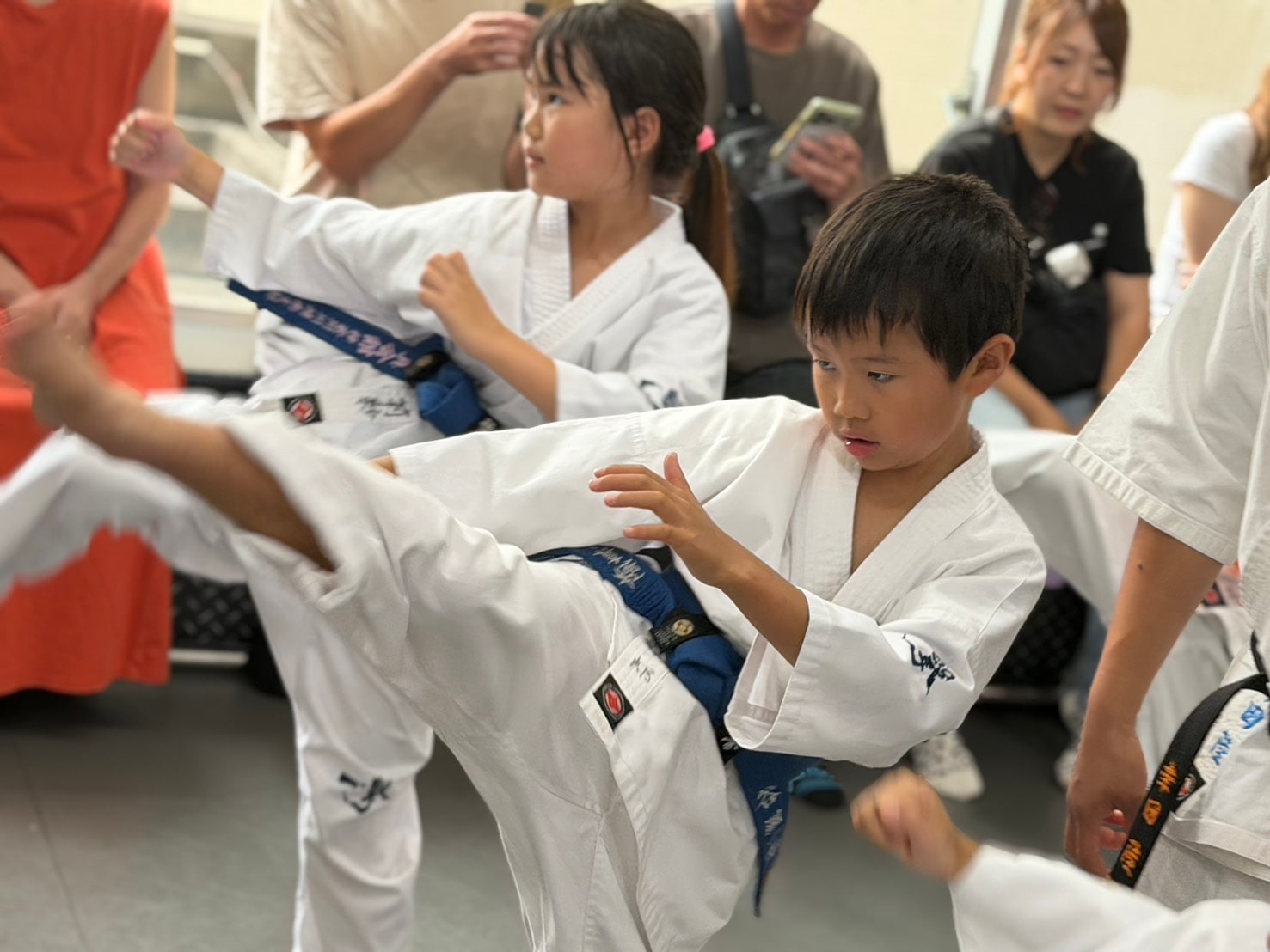 蹴り稽古 少年部 組手の練習