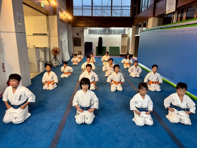 幼年少年少女クラスが取り組むミット稽古｜御幸道場（幸区）